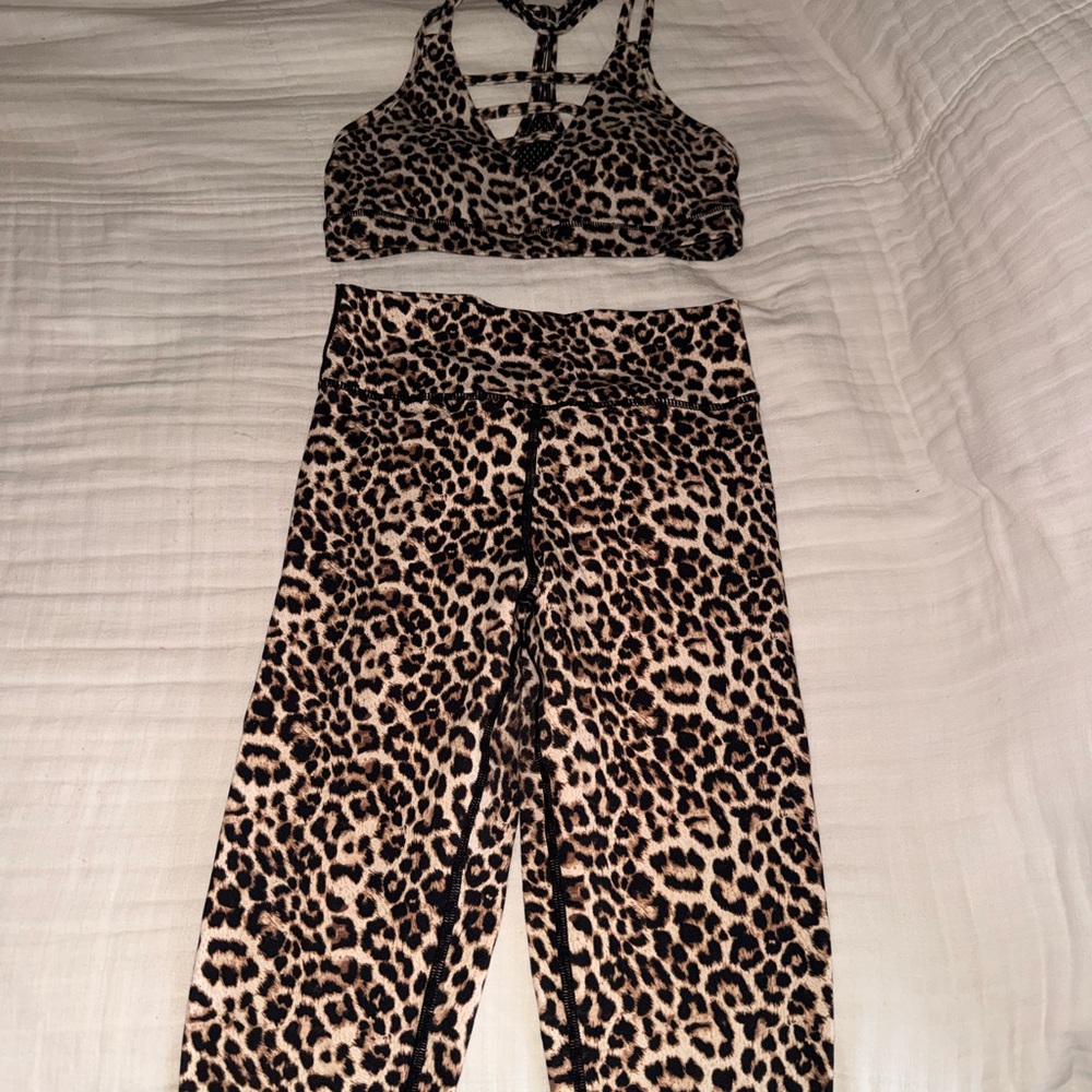 ZYIA active leopard print set